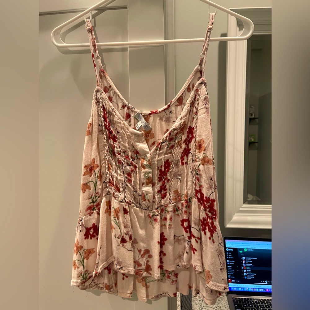 Floral pink tank top. Size large.